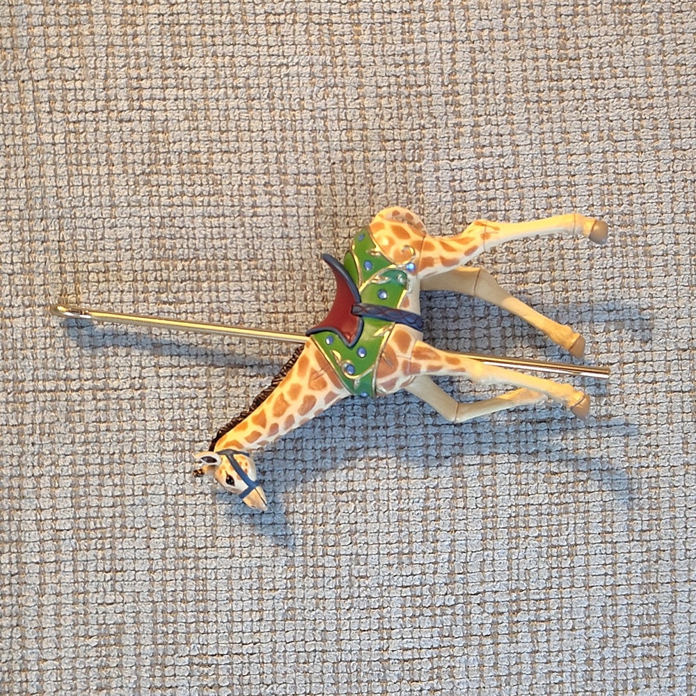 Proud giraffe 2005 carousel Ride rare find - Picture 3 of 5